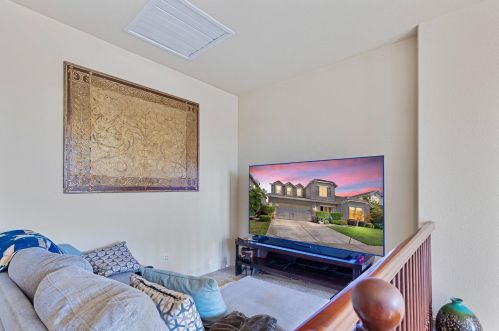 2073 Wyndham Way, Lodi CA  95242-4807 exterior