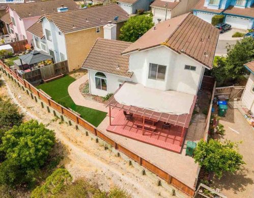 1408 Greenfield Cir, Pinole CA  94564-2136 exterior