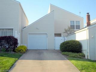 4153 Knight Ln, Brunswick, OH 44212-1235