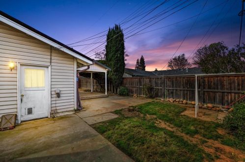 9406 Acapulco Way, Elk Grove CA  95624-1902 exterior