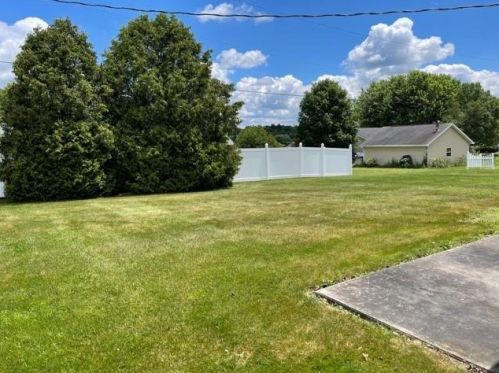 1403 Crestview Dr, Somerset PA  15501-2749 exterior