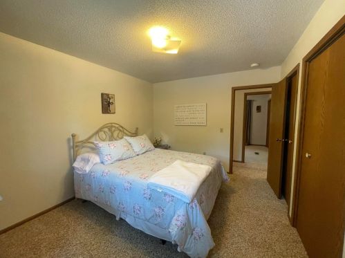 1450 15th St, Willmar MN  56201-2071 exterior