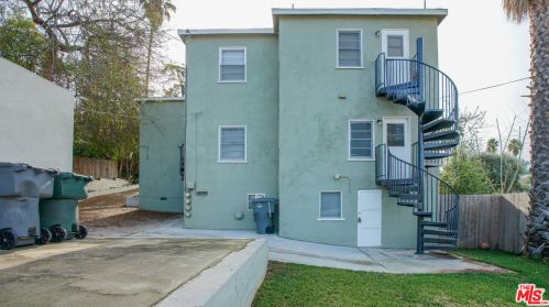 1431 Verd Oaks Dr, Glendale CA  91205-3823 exterior