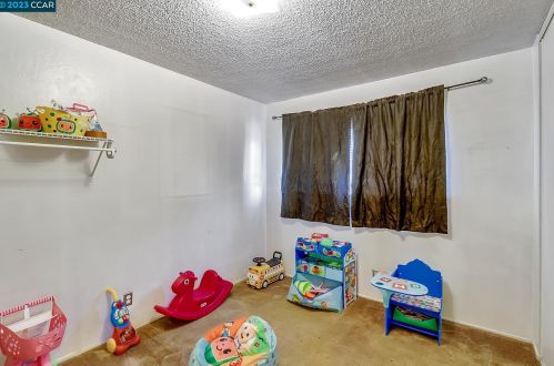 3201 Arkansas St, Oakland CA 94602-3707 exterior