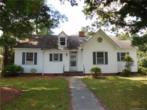 301 Blakeney St, Pageland, SC 29728-2104