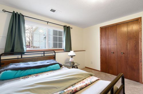 5759 Donegal Dr, Saint Paul MN 55126-3701 exterior