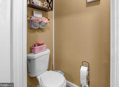 619 Manatawny St, Pottstown PA  19464-9408 exterior