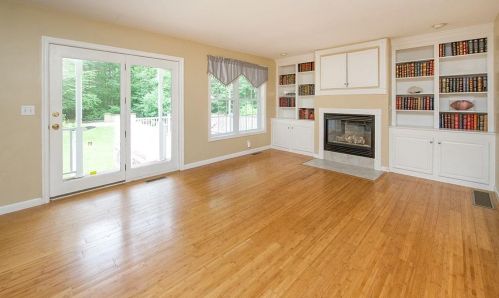 15 Coventry Ln, Salem NH 03079-1369 exterior