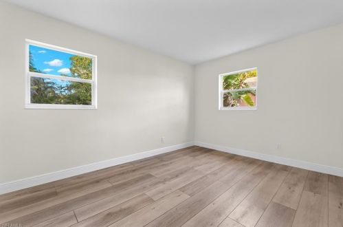 1075 Rordon Ave, Naples FL  34103-4570 exterior