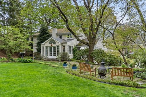 212 Hillock Ln, Pittsburgh, PA 15236-4206
