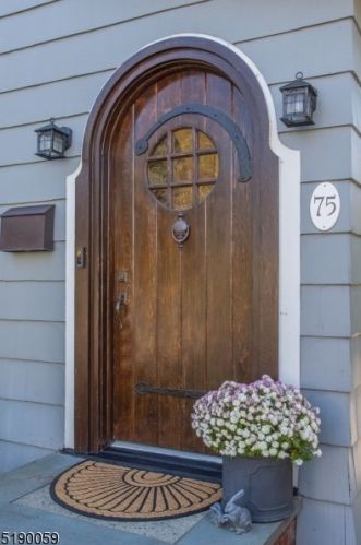 75 Valley View Dr, Morristown NJ  07960-5615 exterior