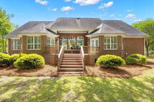 128 Porcher Dr, Bonneau SC  29431-8694 exterior