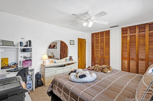 8490 10th St, Hollywood FL  33024-4939 exterior