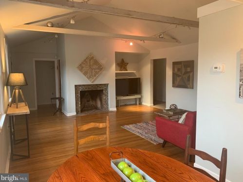 653 Gulph Rd, Norristown PA  19406-3704 exterior