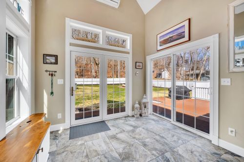 534 Foxon Rd, North Branford CT  06471-1139 exterior