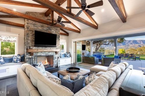 655 Hillcrest Ave, La Canada CA  91011-4040 exterior