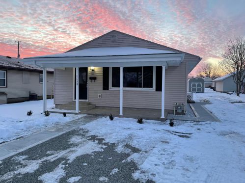 1153 Campbell St, Washington Ch, OH 43160-1610
