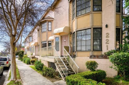 221 Chevy Chase Dr, Glendale, CA 91206-4560