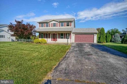 233 Hickory Ln, Lees Cross Roads, PA 17257-9466