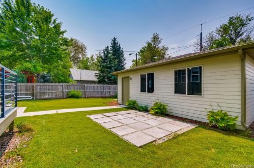 2111 Franklin St, Denver CO 80205-3905 exterior