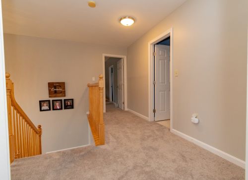 59 Lisa Dr, Goffstown NH  03045-2833 exterior