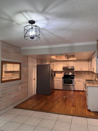325 Thanksgiving Ave, Fort Pierce, FL 34984-4777