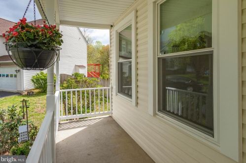 6213 Oakland Dr, Woodbridge, VA 22193-7017
