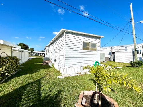 4166 Bobwhite Dr, Boynton Beach FL  33436-2602 exterior