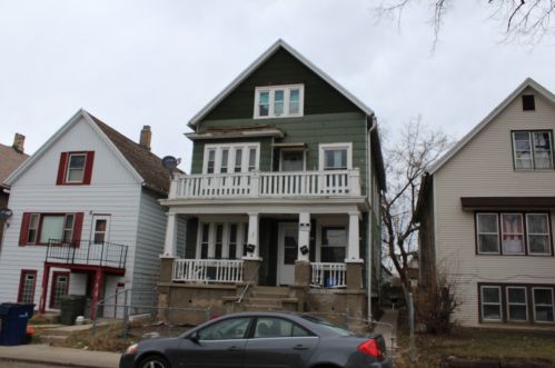 2430 5th Pl, Milwaukee, WI 53207-1423