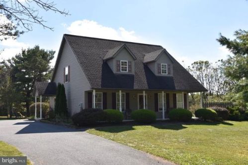 200 Kerns Rd, Shoemakersville, PA 19555-9161