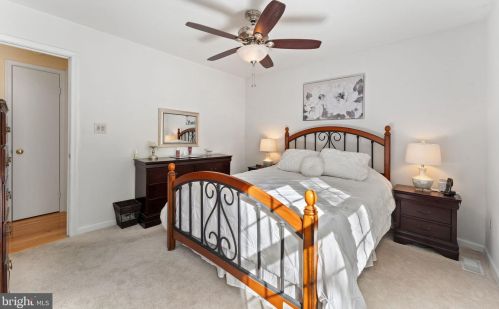 16309 Poplar Hill Rd, Haymarket VA  20169-2101 exterior