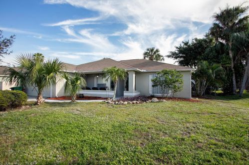 4517 Van Dyke St, Fort Pierce, FL 34953-6778