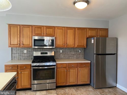 214 Roosevelt Blvd, Berlin Boro NJ  08009-7105 exterior