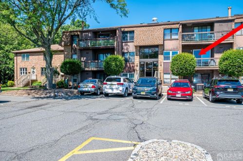 334 Sharon Garden Ct, Woodbridge, NJ 07095-4312