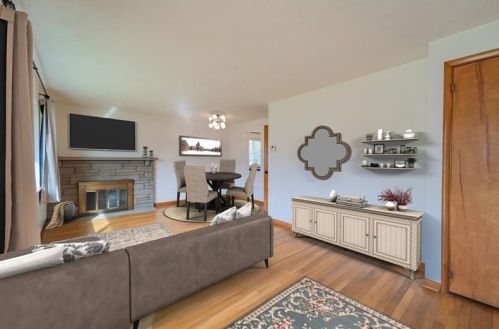 137 Orchard Ave, Glenshaw, PA 15116-1428