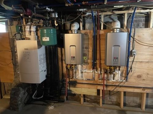 14 Richelieu St, Springfield MA 01105-2121 exterior