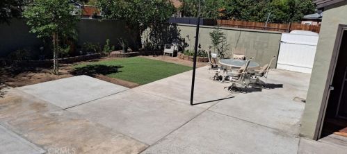 943 Olive St, Colton CA  92324-2560 exterior