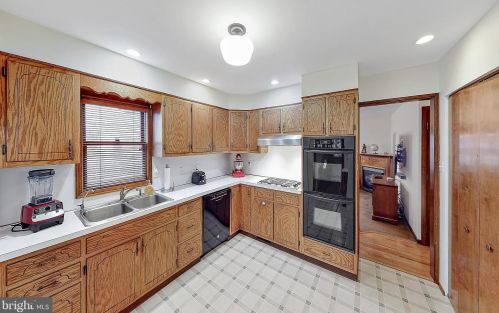 239 High St, Hummelstown PA  17036-2406 exterior