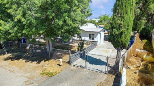 1940 Wallace Ct, San Bernardino CA  92408-3017 exterior