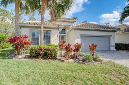 16221 Parque Ln, Naples, FL 34110-2827