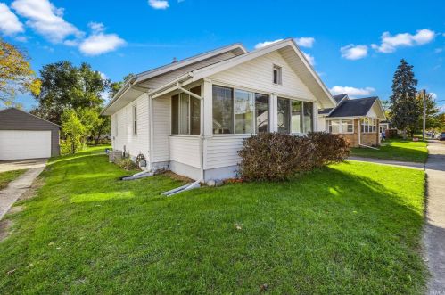 1429 3rd St, Mishawaka, IN 46544-2933
