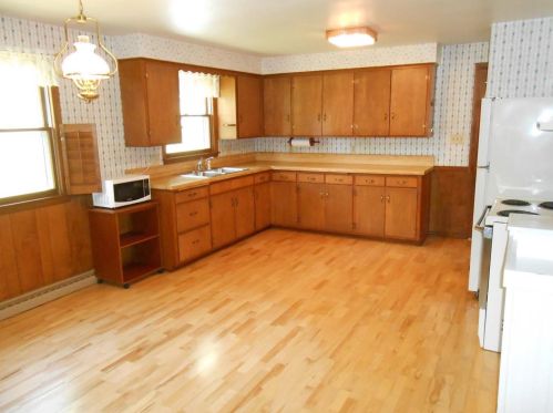 3011 Lawndale Dr, Green Bay, WI 54311-5722