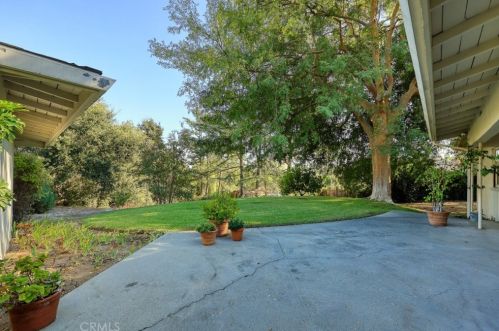 2222 Mendocino Ln, Altadena CA  91001-2816 exterior