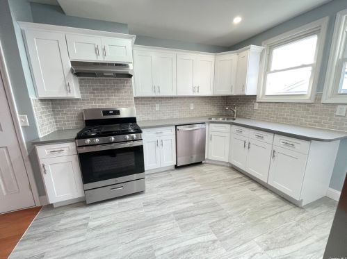11018 Liverpool St, Jamaica, NY 11435-5737
