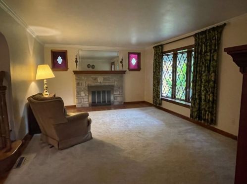 943 Thompson Run Rd, Harwick, PA 15049-8934