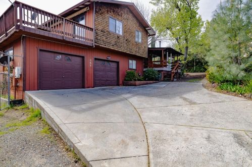565 Lodgeview Dr, Oroville, CA 95966-3966