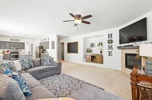 12607 Orangeblossom Ln, Riverside CA  92503-7059 exterior