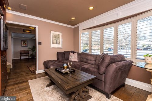 1202 Dundee Dr, Dresher PA 19025-1643 exterior