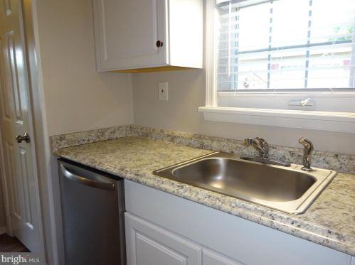 110 Deerfield Dr, Souderton PA  18964-1918 exterior