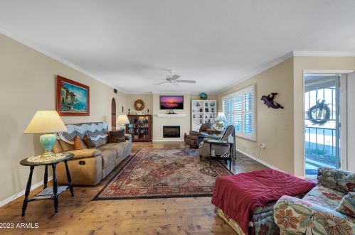 9827 Royal Oak Rd, Sun City, AZ 85351-3255